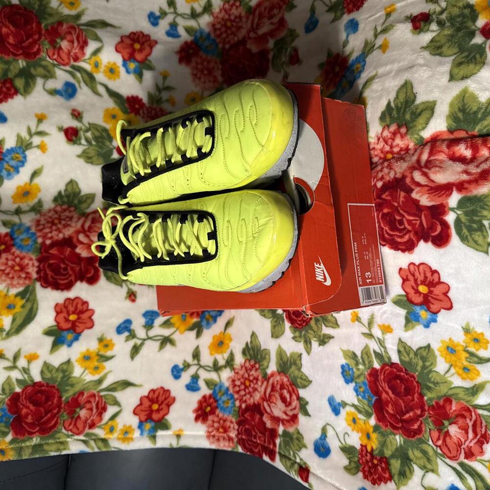 Nike Air Max Plus size 13 TN Neon Yellow Sneakers - Picture 6 of 7